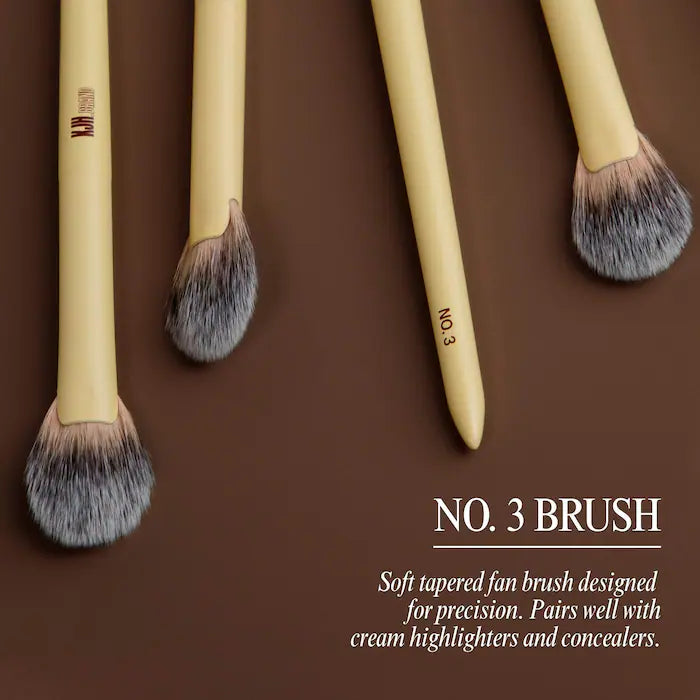 No. 3 Precision Fan Brush For Blending