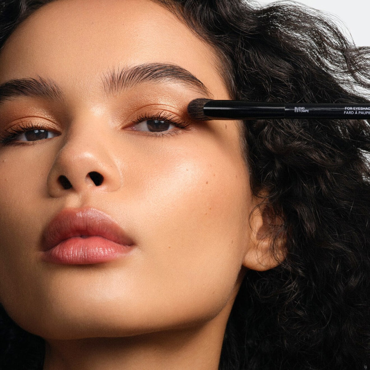 The Dual-Ended Eyeshadow Brush